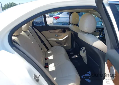 2017 Mercedes-Benz C 300 4Matic/Luxury 4Matic/Sport 4Matic from USA, damaged, VIN 55SWF4KB1HU205787